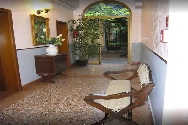 Albergo San Vitale Bologna 0*,